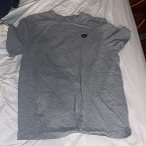 Nike t shirt gray